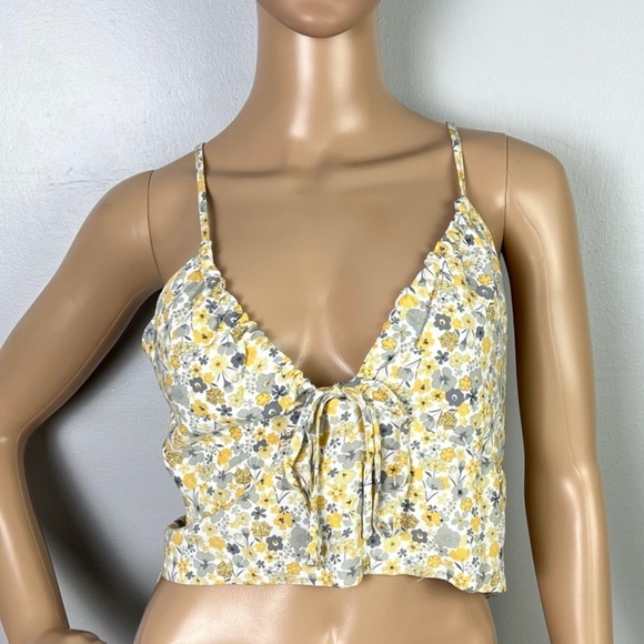 NEW BARDOT REVOLVE YELLOW FLORAL PRINT DRAWSTRING CROP TOP - Picture 2 of 8